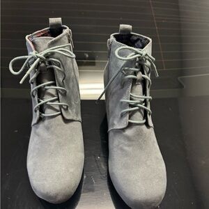Men's Gray Lace-Up Boots